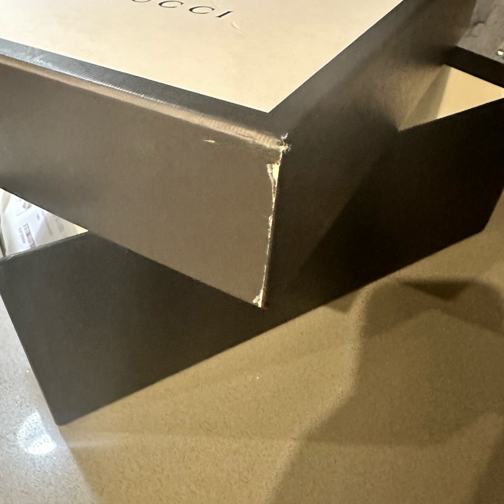 Empty box - Picture 5 of 5